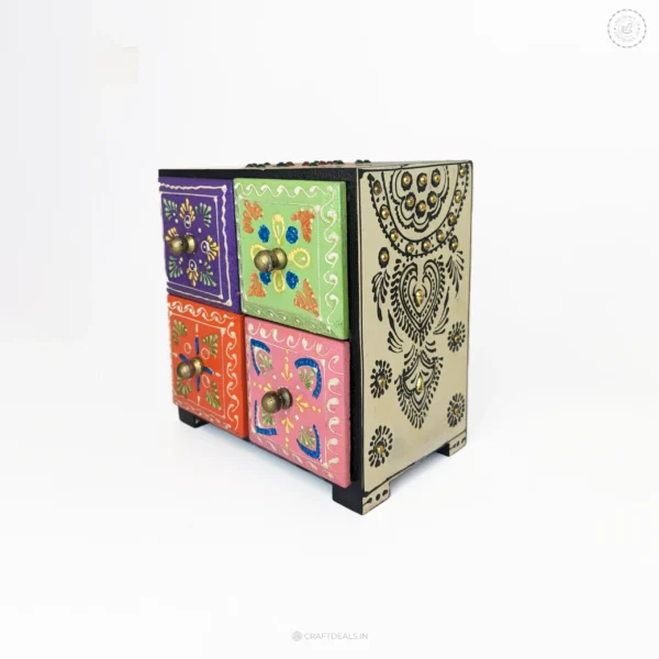Vintage-Style 4-Drawer Chest: Traditional Charm & Organization - Image 3