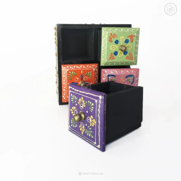 Vintage-Style 4-Drawer Chest: Traditional Charm & Organization - Image 2