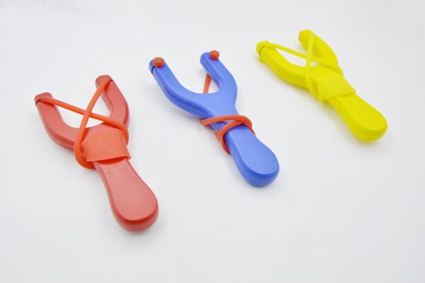 Wooden Slingshot Toy for Kids – Classic Outdoor Fun Game(1 pc) - Image 3